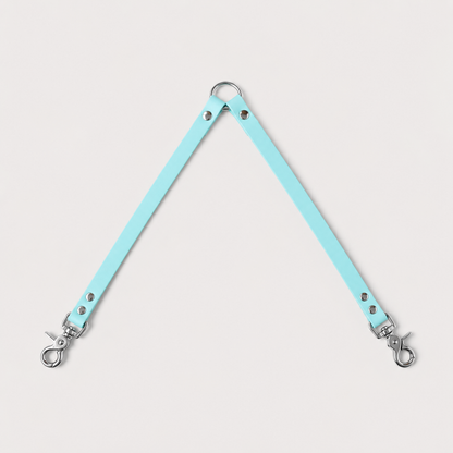 Coupleur de laisse pour chien bleu pastel 16mm waterproof fait main à Marseille — L'Atelier du Chien Français