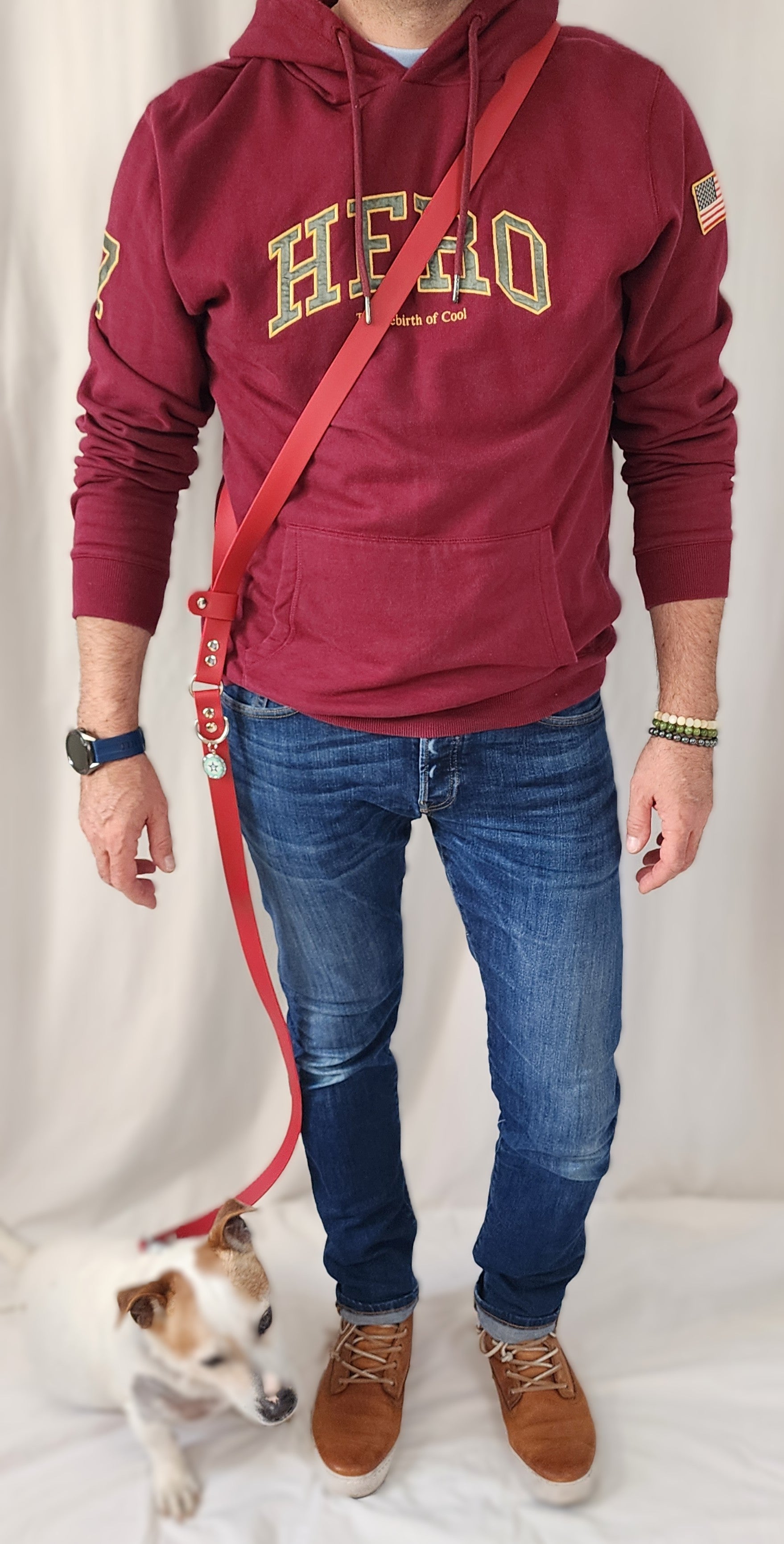 Laisse bandoulière chien rouge cerise 25mm nelson TPU waterproof faite main à Marseille — l'Atelier du Chien Français