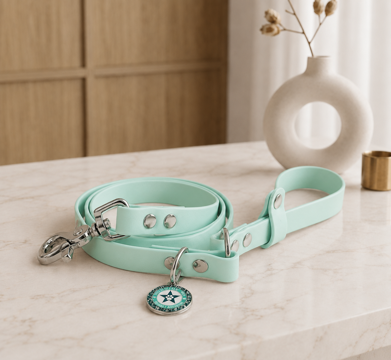 Laisse classique pour chien bleu turquoise 16mm waterproof fait main à Marseille — l'Atelier du Chien Français