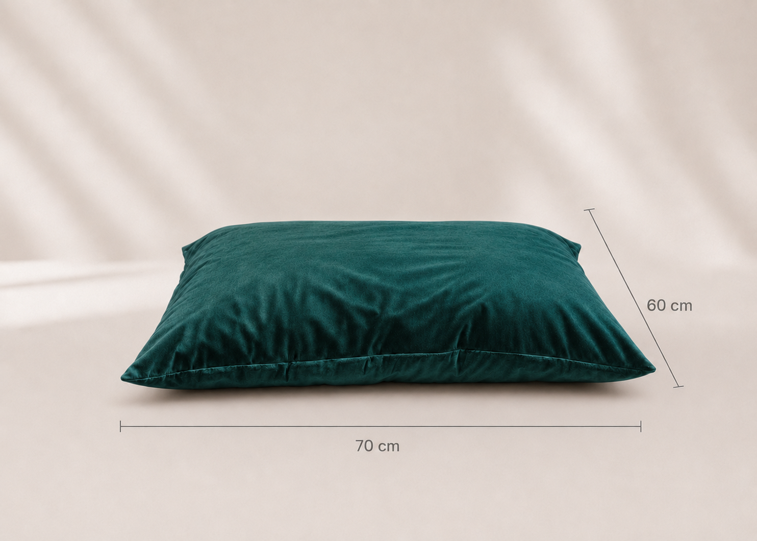 Housse de rechange officielle couleur vert sapin en 70cm par 60cm pour le Coussin Signature "Lili" L'atelier du Chien Français. Velours premium fait main à Marseille
